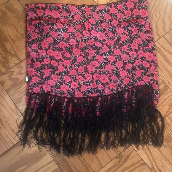 Vintage 100% silk woman's Floral Red and Black Scarf - Picture 4 of 11